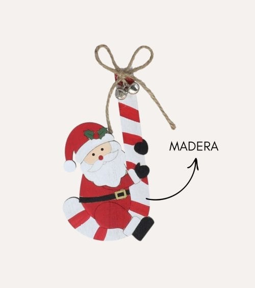 Colgante de Santa de Madera con Bastón