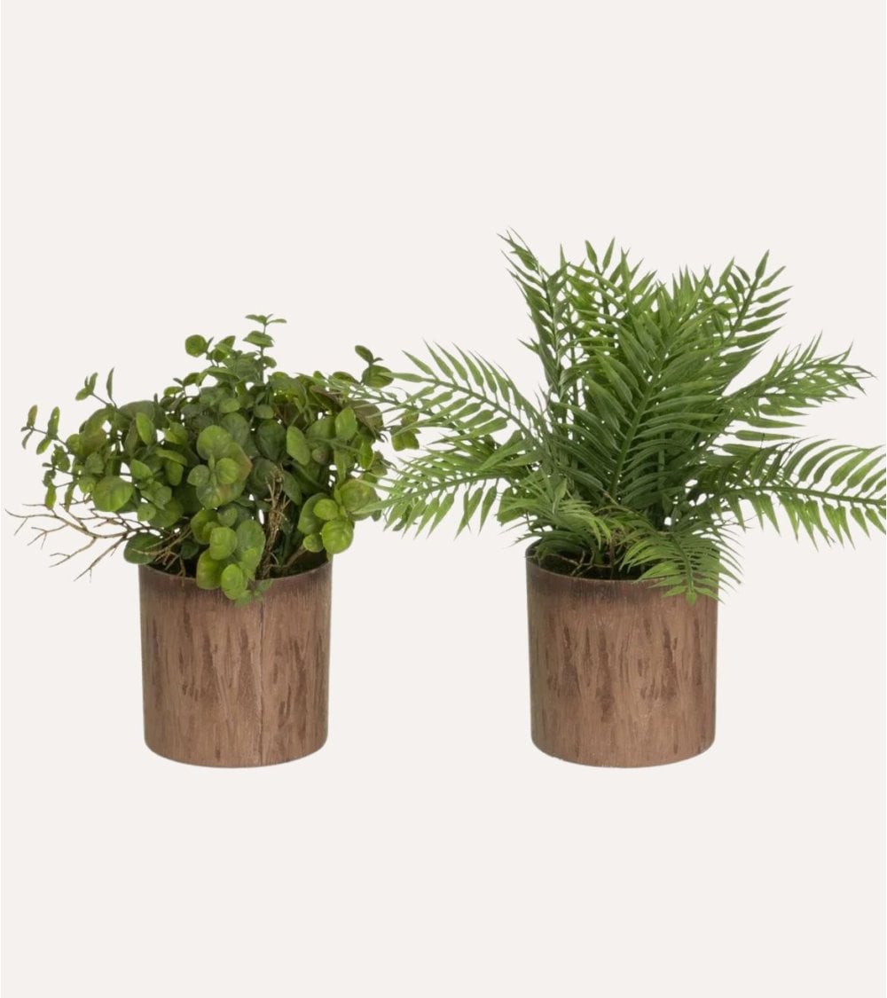 Planta Decorativa en Maceta con Acabado de Madera