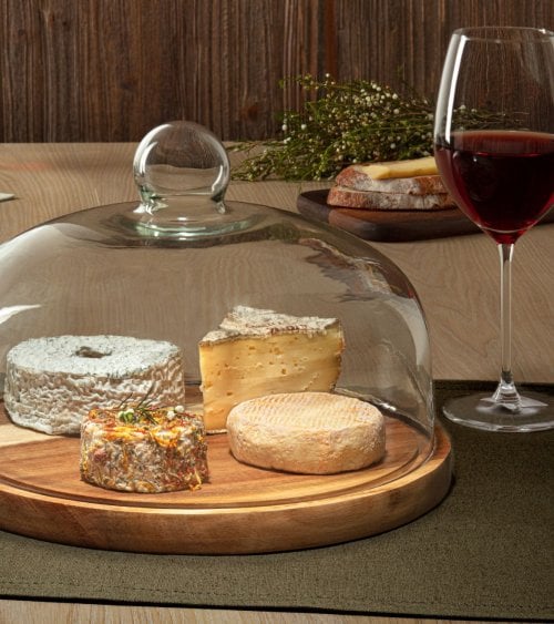 Quesera con Campana de Cristal y Bandeja de Acacia