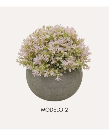 Planta Decorativa en Maceta Circular con Aspecto Realista