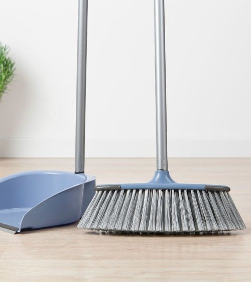 Escoba Antichoque de Plástico