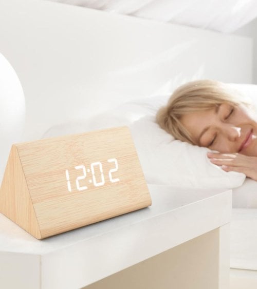 Reloj Despertador Digital de Efecto Madera