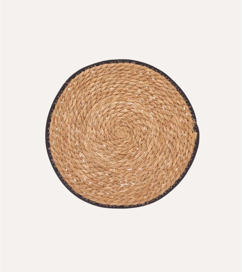 Salvamantel Redondo con Borde de Tela