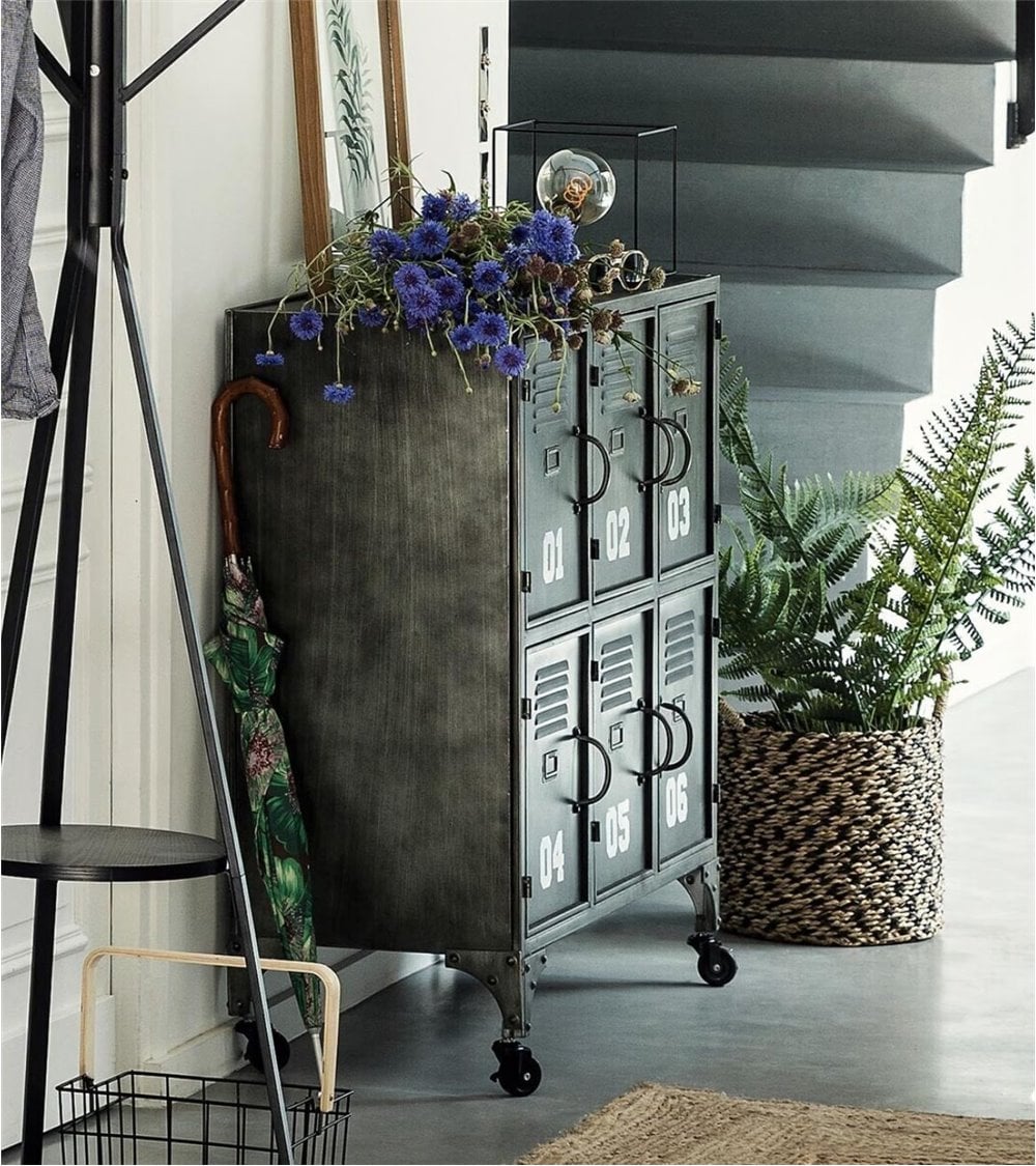 Mueble Aparador en Forma de Taquilla Metálica