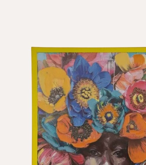 Cuadro Lienzo de Mujer con Flores en Marco Amarillo