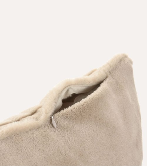 Cojín de Pelo Líneas Arena de Poliéster