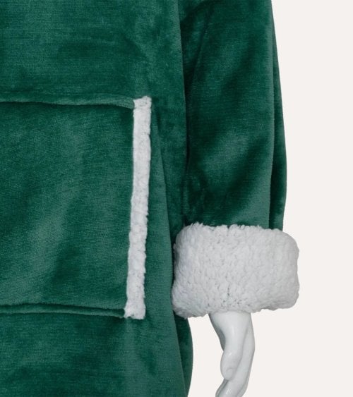 Bata-Manta Navideña con Capucha y Pompón