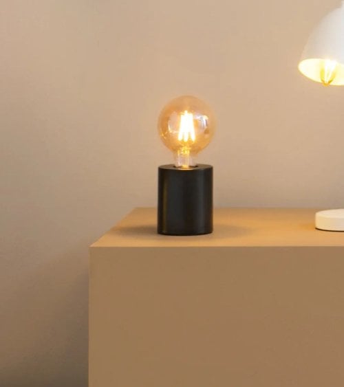Lámpara de Mesa Base Saba de Acero
