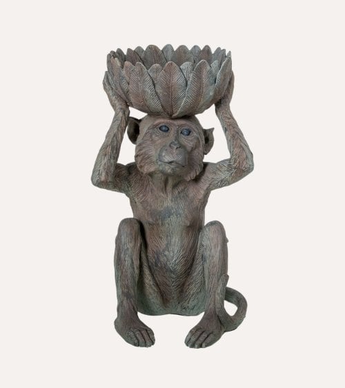 Figura Decorativa Chimpancé con Cesta de Resina