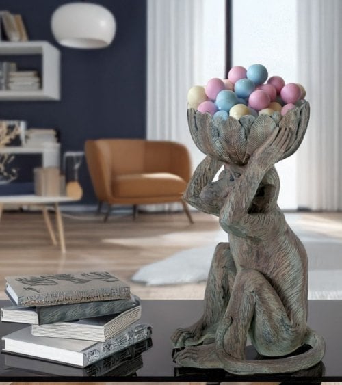 Figura Decorativa Chimpancé con Cesta de Resina