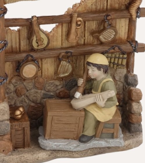 Figura de Lutier en Taller para Belén Navideño