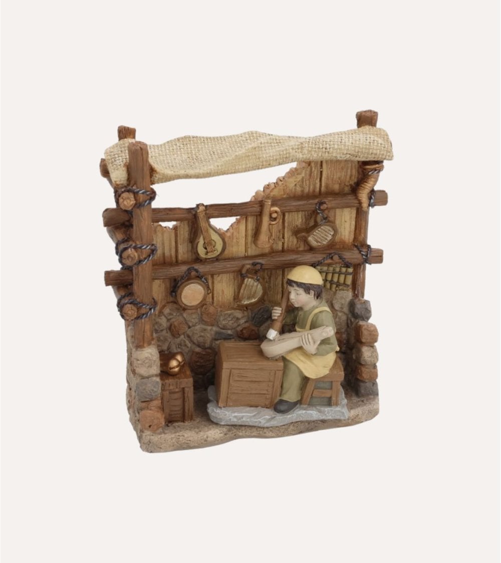 Figura de Lutier en Taller para Belén Navideño