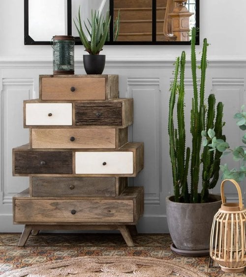 Cómoda Koval con 8 Cajones de Madera de Mango