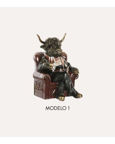 Figura Decorativa Animal en Butaca de Resina