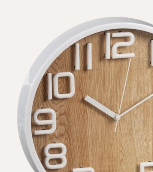 Reloj de Pared Números en Relieve de Madera y Plástico