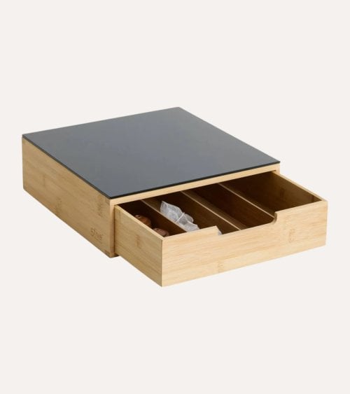 Portacápsulas Negro con Compartimientos de Bambú y Vidrio