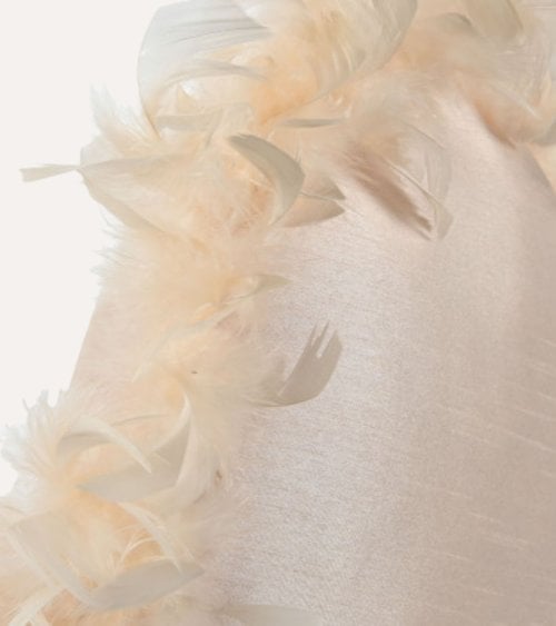 Cojín Redondo con Borde de Plumas de Poliéster