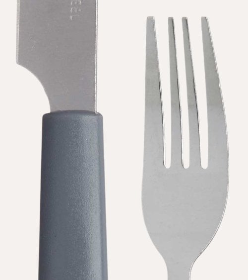 Set de 16 Cubiertos Simply de Metal y Plástico