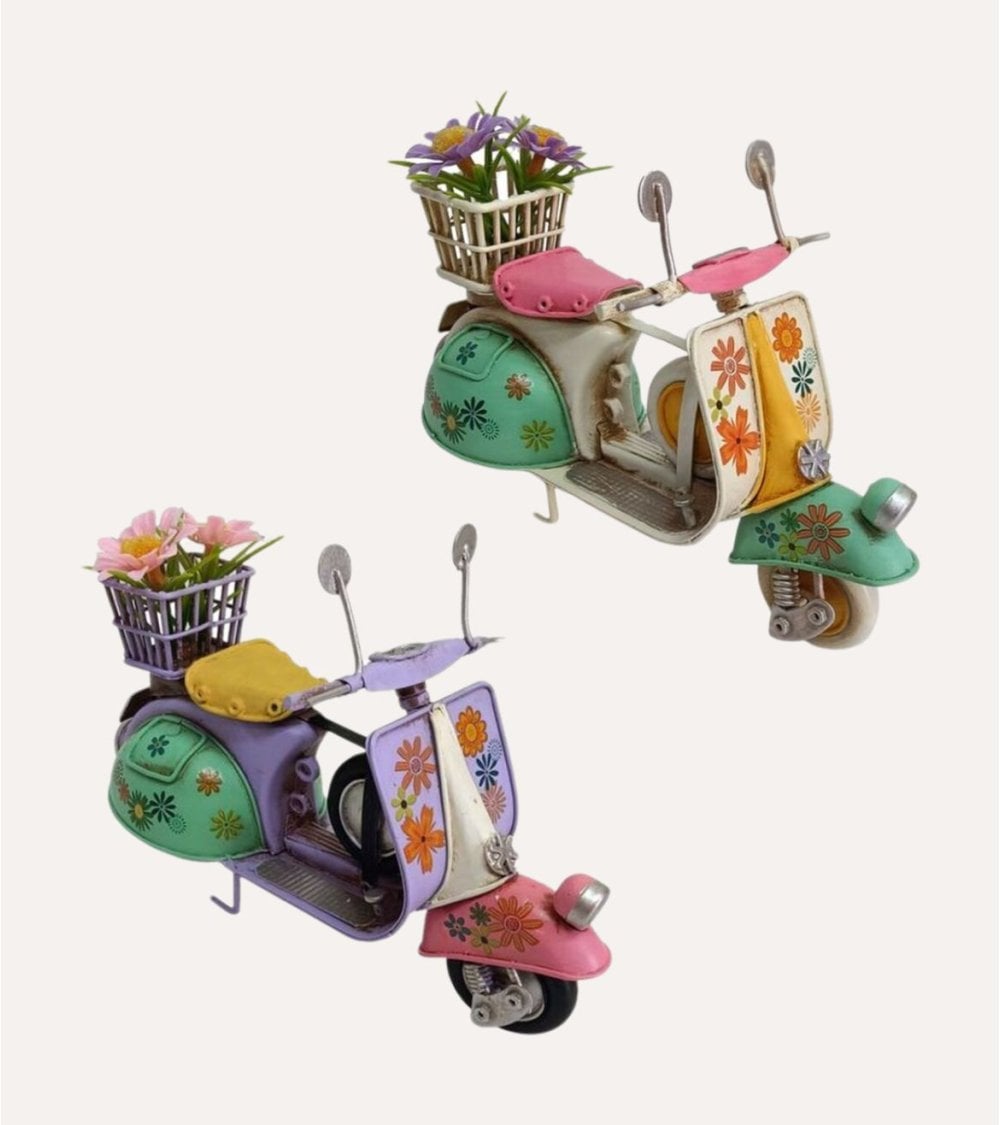 Figura Decorativa Scooter Hippie de Metal y Plástico