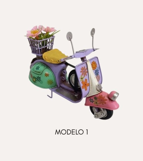 Figura Decorativa Scooter Hippie de Metal y Plástico