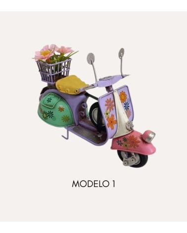 Figura Decorativa Scooter Hippie de Metal y Plástico