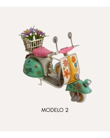 Figura Decorativa Scooter Hippie de Metal y Plástico