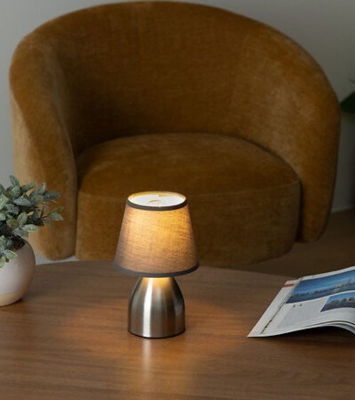 Lámpara  de Mesa Sorba Táctil de Acero Cromado