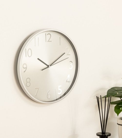 Reloj de Pared Anae de Plástico y Metal
