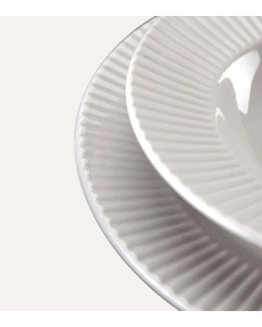Vajilla de 18 Piezas Rayas en Relieve de Porcelana