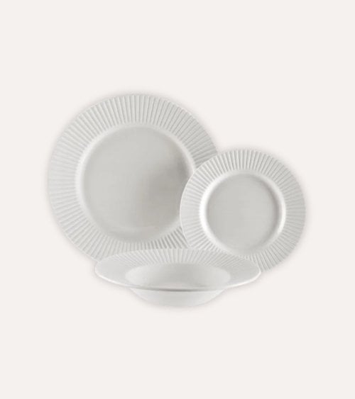 Vajilla de 18 Piezas Rayas en Relieve de Porcelana