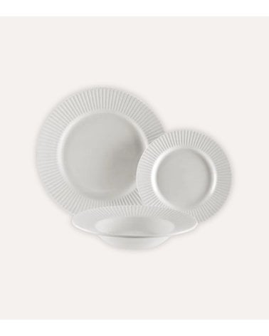 Vajilla de 18 Piezas Rayas en Relieve de Porcelana