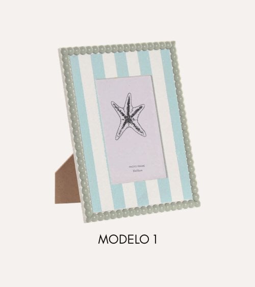 Marco de Fotos con Bolas Decorativas de MDF