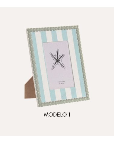 Marco de Fotos con Bolas Decorativas de MDF