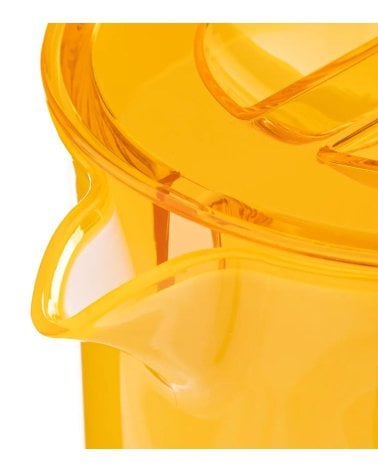 Jarra de Pláticos de 2 Litros en Varios Colores