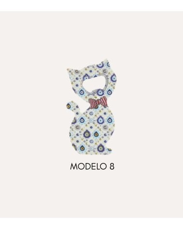 Imán con Abridor y Diseño de Gato Decorativo con Relieve de Resina y Metal