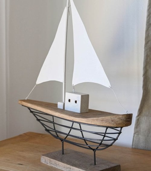 Figura de Barco Velero Decorativa de Madera de Pawlonia y Metal