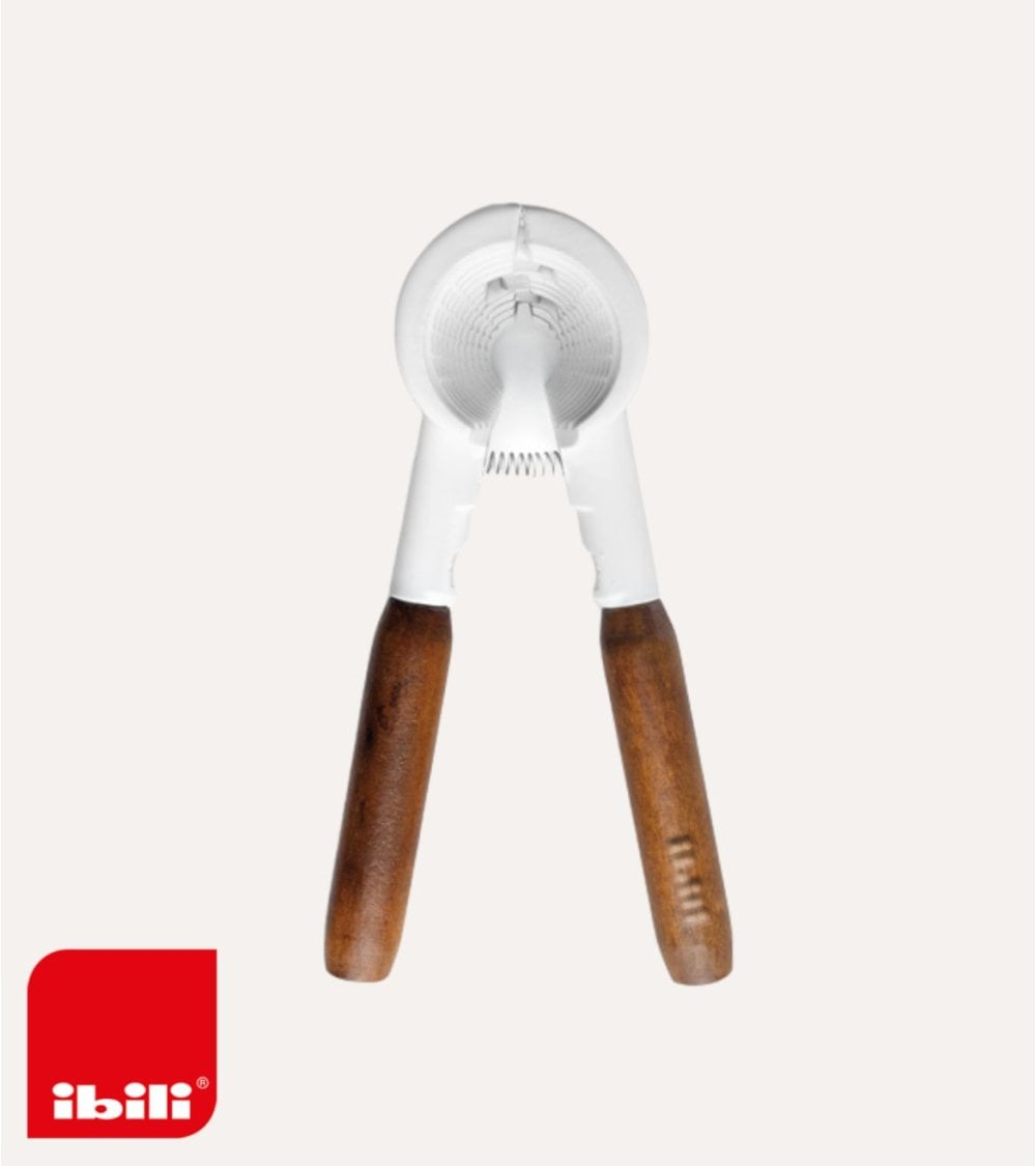 Cascanueces Noble con Muelle de Madera