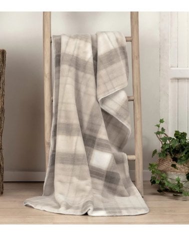Manta Plaid Wolf a Cuadros de 100% Poliéster